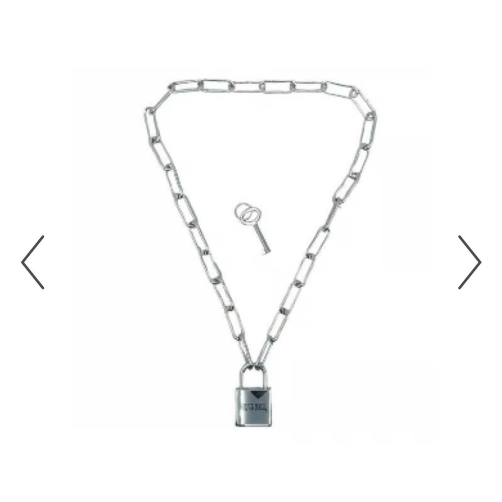NIP DOLLS KILL LOCK & KEY NECKLACE